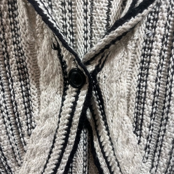 Cabi Crochet Women's Sweater Vest - Picture 4 of 4